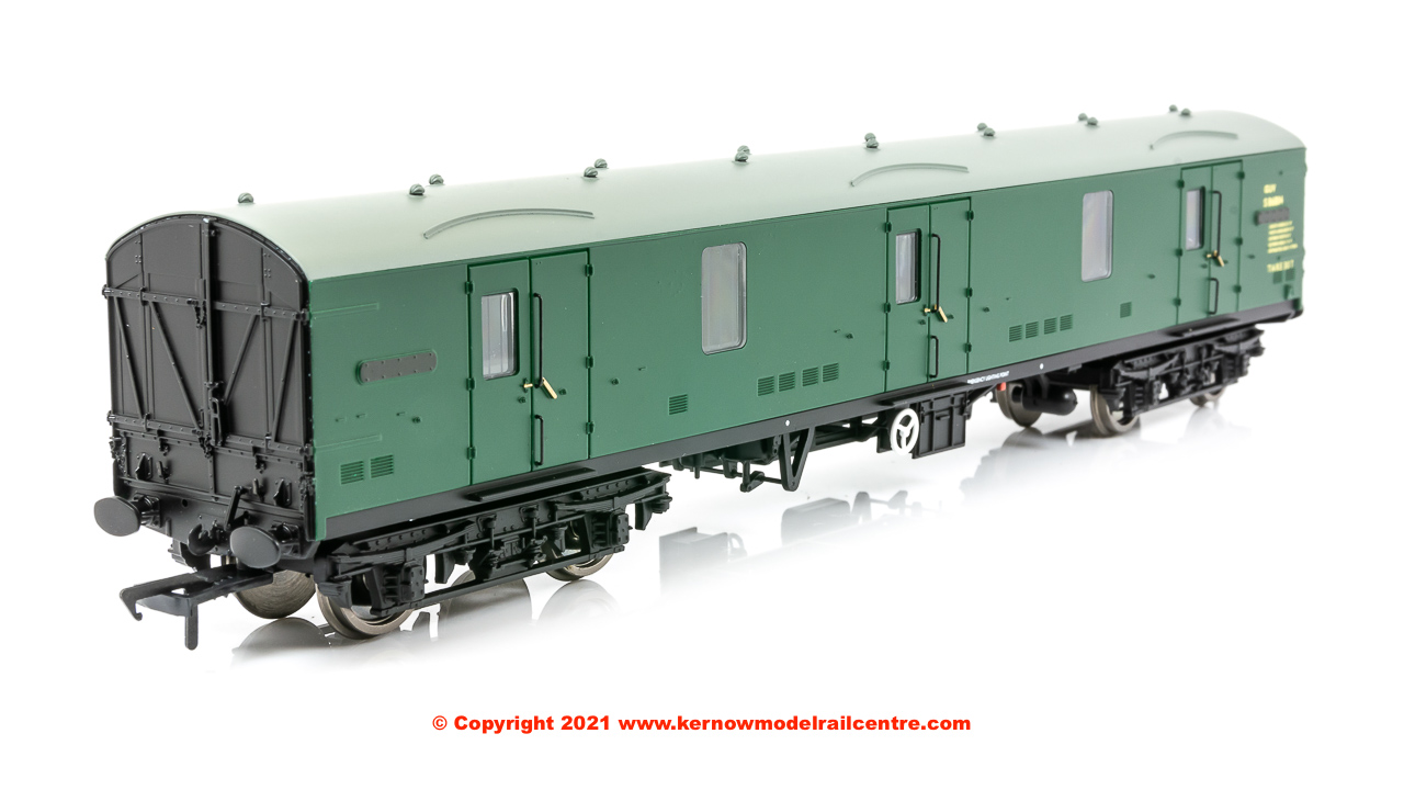 39-273Z Bachmann BR Mk1 GUV Coach number S86804 BR (SR) Green